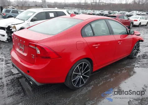 2017 Volvo S60 T5 Dynamic z USA, uszkodzony, nr VIN YV140MTL8H2437463